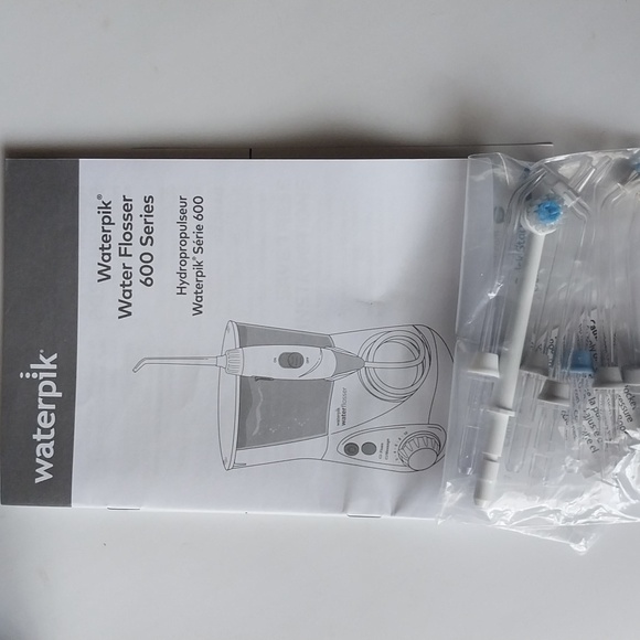 (New) Waterpik Dental Flosser 600 Series 10 Settings SEALED - Picture 4 of 9